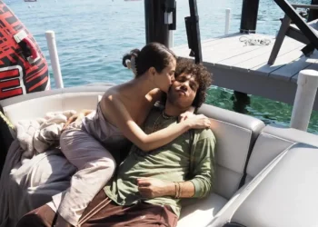 From Secret Dates to Wedding Bells – Selena & Benny’s Full Love Timeline Revealed