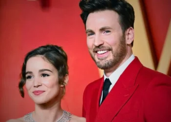 Alba Baptista and Chris Evans welcome their first child