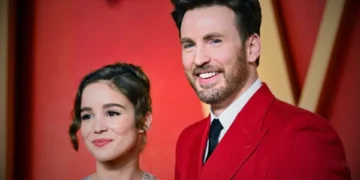 Alba Baptista and Chris Evans welcome their first child