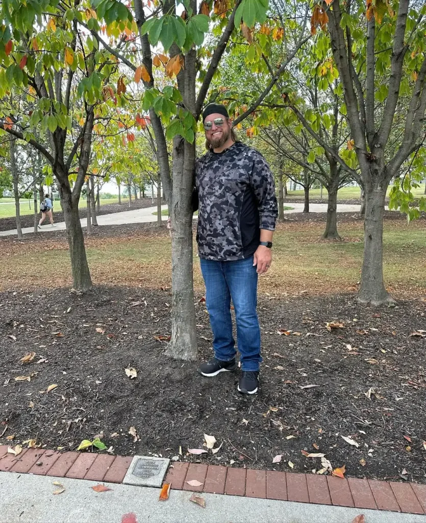 Nick Mangold dies at the young age of 41, succumbing to complications from a long-standing kidney disease.